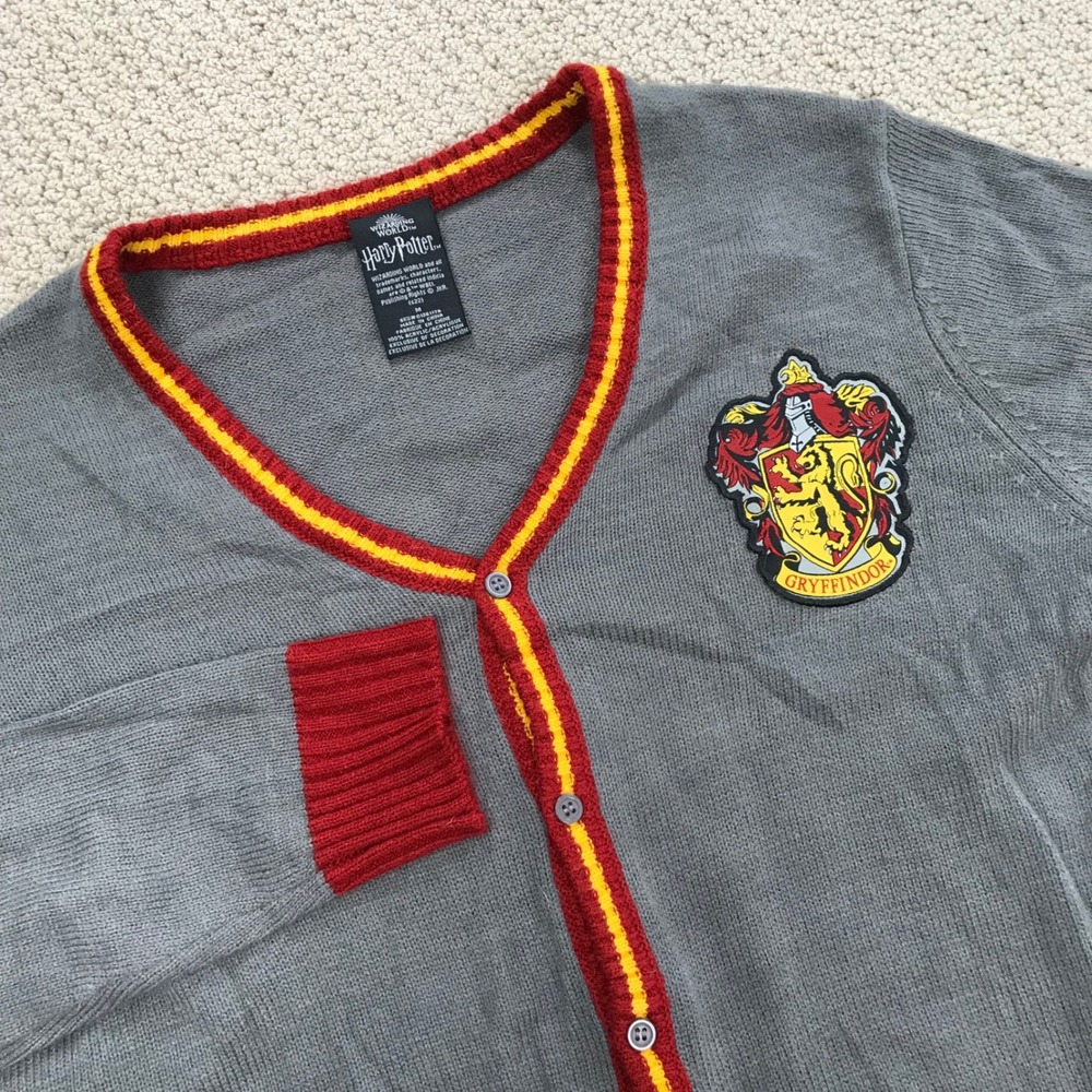 Harry Potter Wizarding World Gryffindor Cardigan Sweater Gray Red Medium